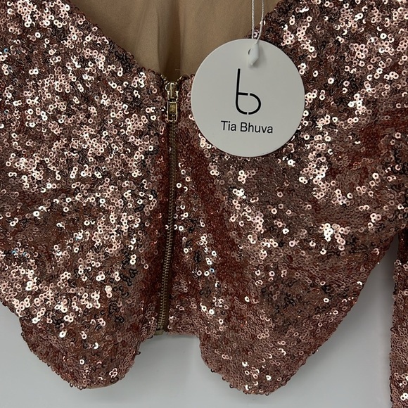 Tia bhuva NWT sequin cropped top women’s small - Picture 2 of 6